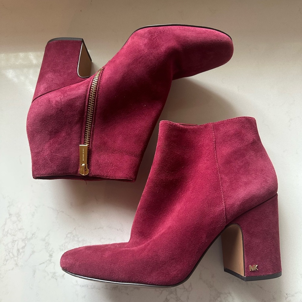 Michael Kors Size 9 Burgundy Booties